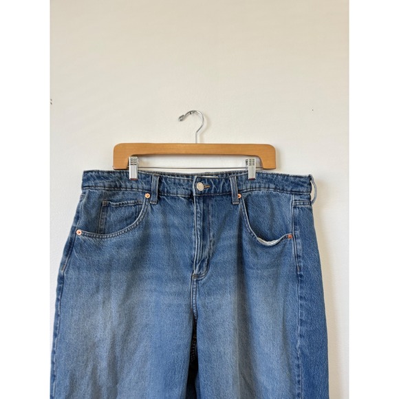 Universal Thread Women's High-Rise Easy Barrel Ankle Jeans  – Size 17 Short - Picture 3 of 7